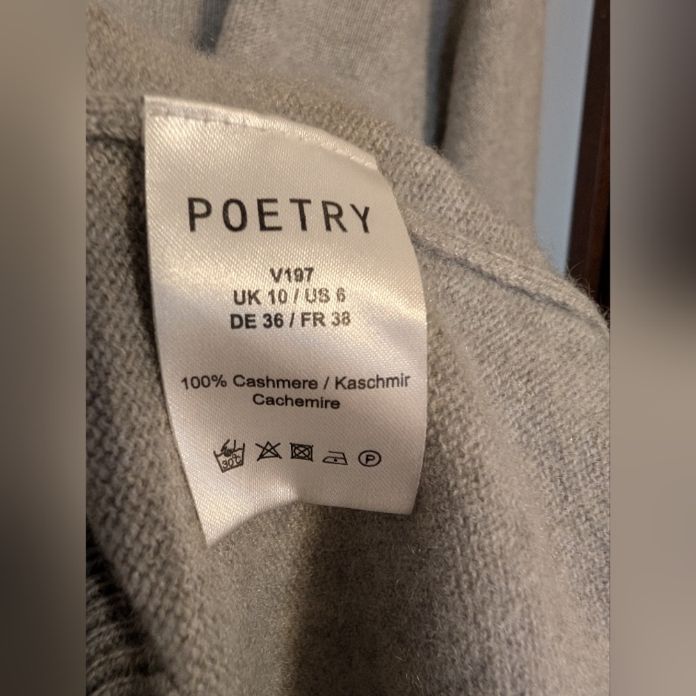 Poetry Cashmere Women's V-Neck Sweater in Gray - Picture 7 of 8